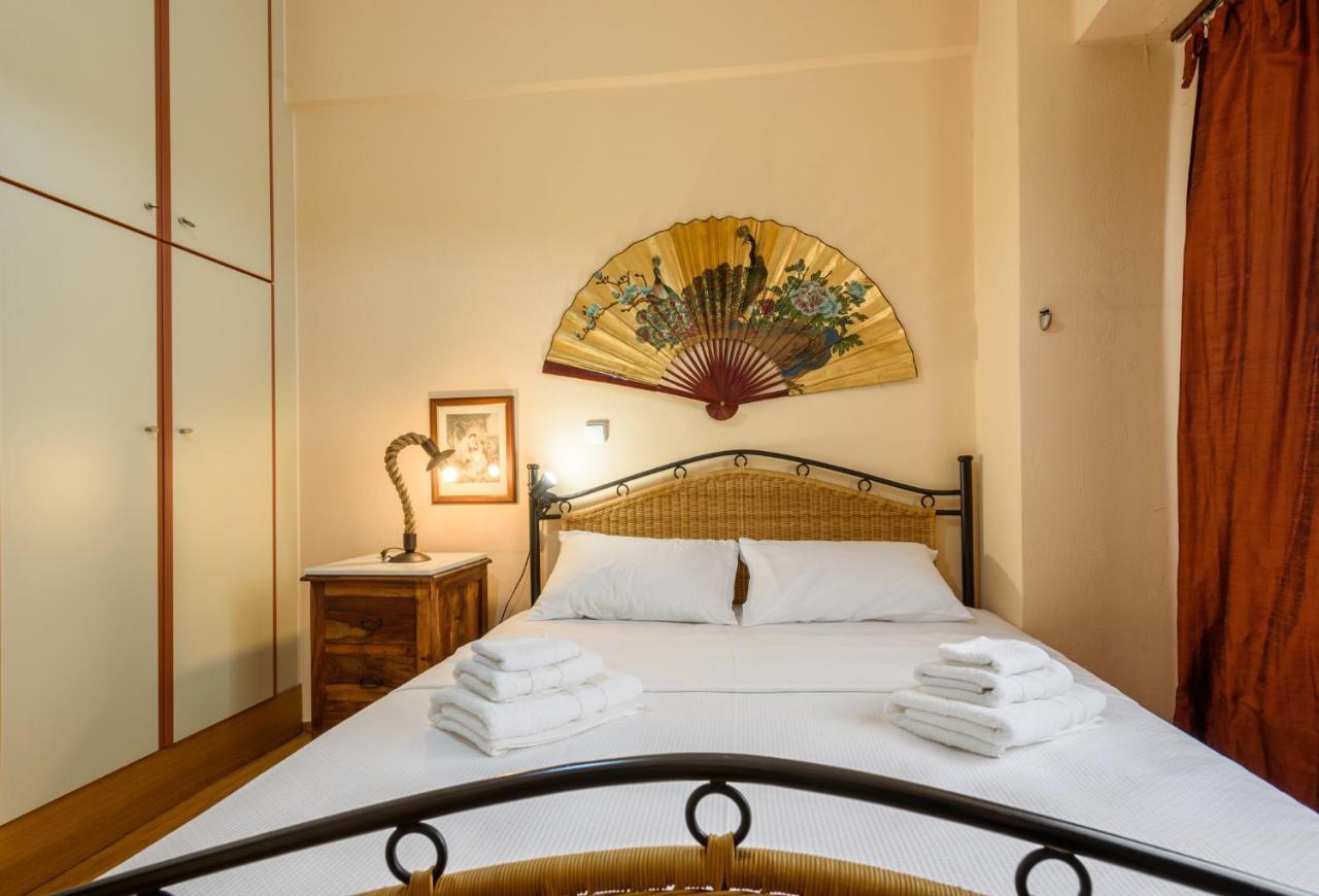Apartamento Sophie'S Penthouse In Atenas Exterior foto