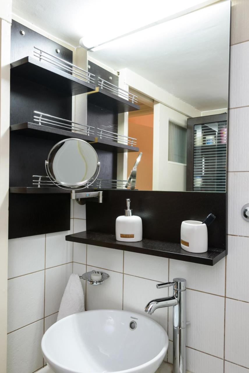 Apartamento Sophie'S Penthouse In Atenas Exterior foto