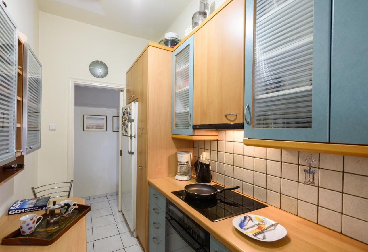 Apartamento Sophie'S Penthouse In Atenas Exterior foto