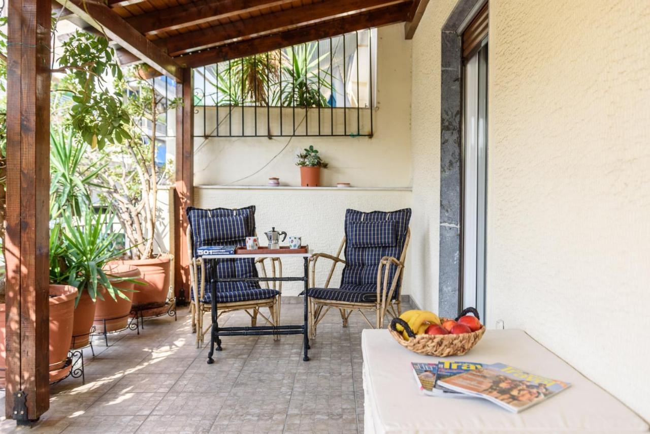 Apartamento Sophie'S Penthouse In Atenas Exterior foto